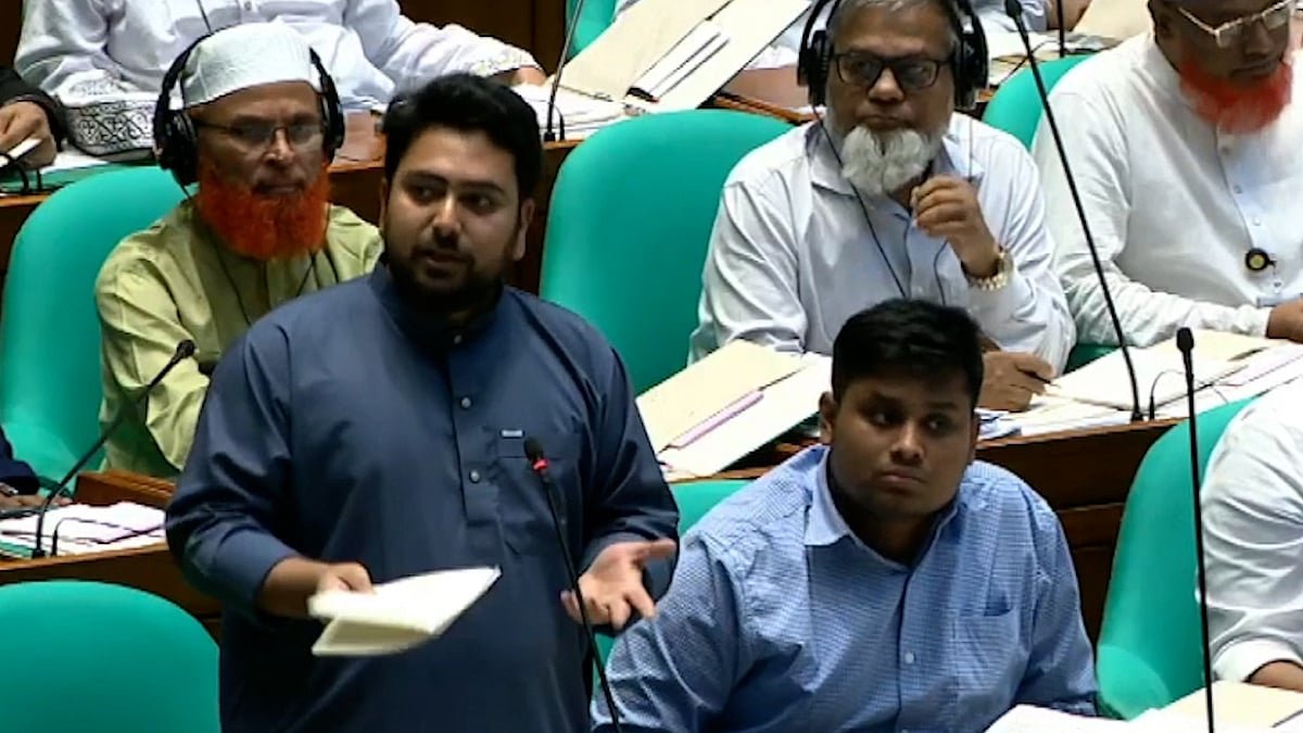 বিরোধীদলীয় সদস্যরা প্রধানমন্ত্রীকে যেন বেশি প্রশ্ন করতে পারেন, সে দাবি নাহিদ ইসলামের