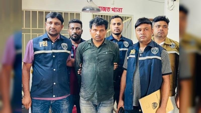 যশোরে মাকে হত্যার দায়ে ১৭ ঘণ্টা পর স্কুল শিক্ষক ছেলে মামুন আটক