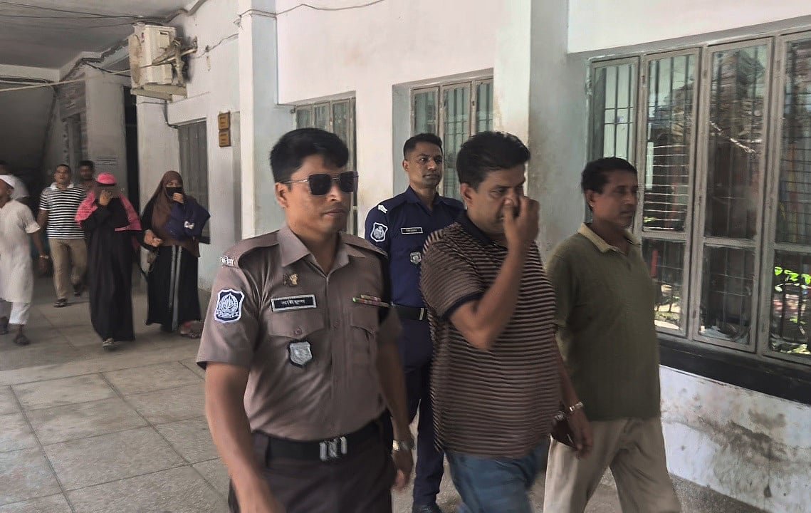 স্বর্ণ ব্যবসায়ী পিন্টু দাসের স্ত্রী-সন্তানদের স্বজনের জিম্মায় দিল পুলিশ