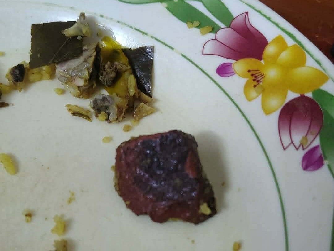 তেহারিতে ইটের টুকরা, চুয়েটে হলের ক্যানটিনে শিক্ষার্থীদের তালা