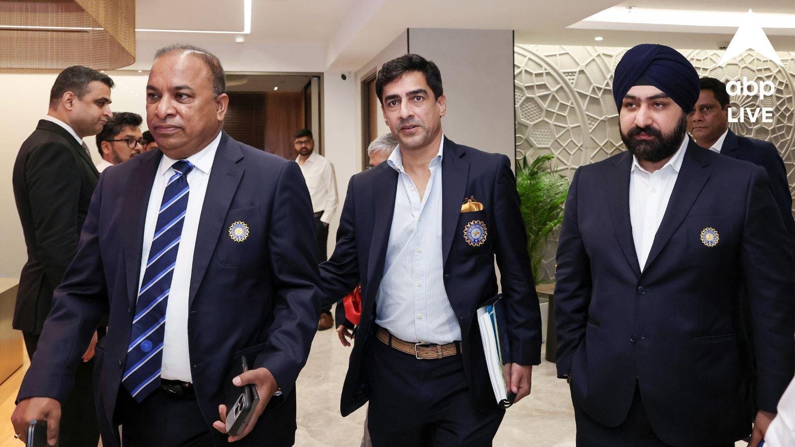Asia Cup: পাকিস্তান বোর্ডের প্রধানের হাত থেকে ট্রফি নেয়নি, এশিয়া কাপের জোড়া ট্রফি কবে পাবে ভারত?
