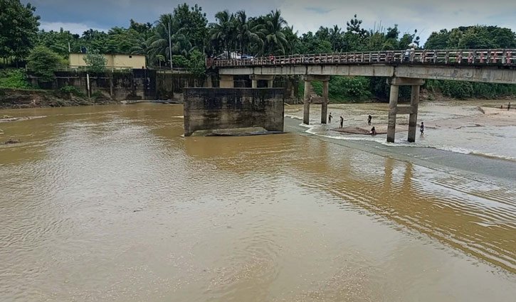 খাগড়াছড়িতে রারাব ড্যাম কেটে দিয়েছে দুবৃর্ত্তরা