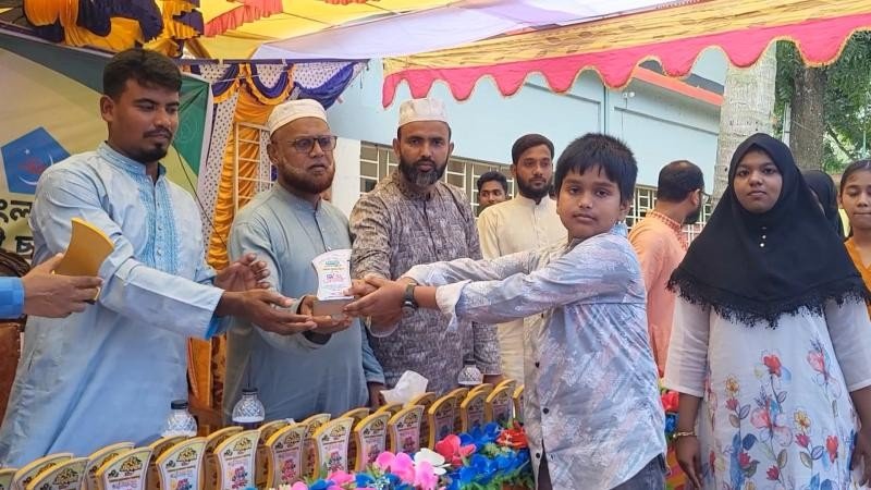 সিরাজগঞ্জের সলঙ্গায় প্রাথমিকবৃত্তি-এসএসসি-দাখিল জিপিএ ৫ পাপ্ত শিক্ষার্থীদের সংবর্ধনা