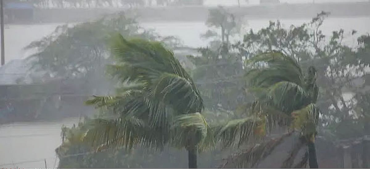 সাগরে নিম্নচাপ, থেমে থেমে বৃষ্টি হতে পারে পাঁচ দিন
