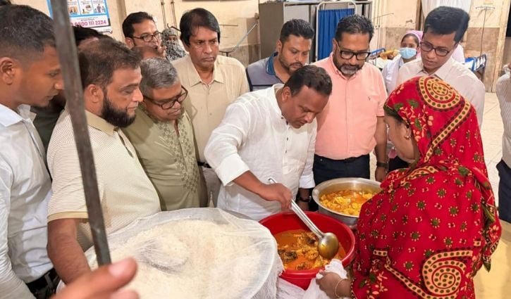 পিরোজপুর সদর হাসপাতাল পরিদর্শনে দুই প্রতিমন্ত্রী