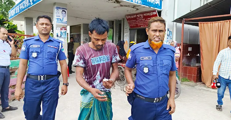 লুঙ্গি ছিঁড়ে হাজতখানায় আসামির আত্মহত্যার চেষ্টা