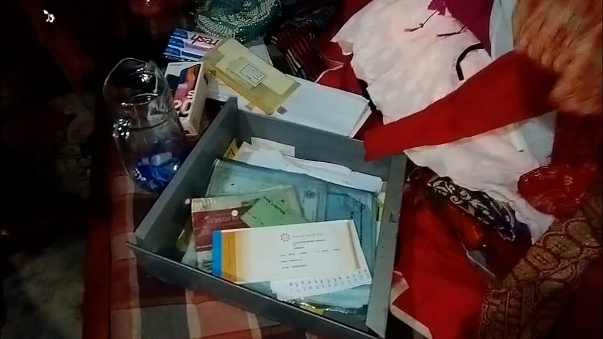 খাবারে চেতনানাশক মেশানোয় ৬ জন হাসপাতালে, ফাঁকা বাড়িতে চুরি