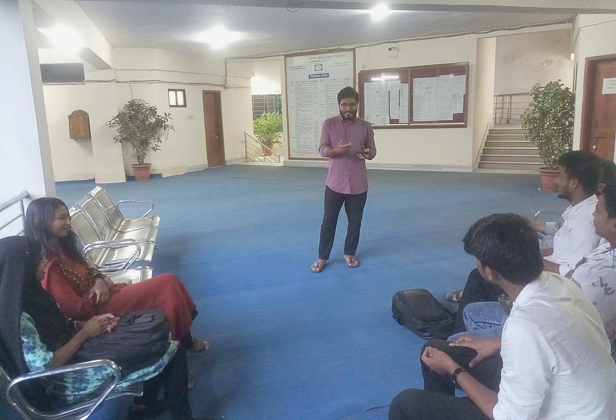 পাঠচক্রের আসরে সাহিত্য, দর্শন ও জীবনের নানা প্রশ্ন
