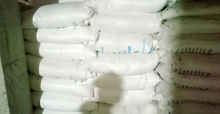 ব্যবসায়ীর গুদাম থেকে উদ্ধার হলো ২০৯ বস্তা সার