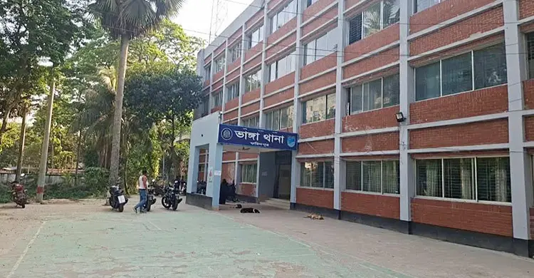 ফরিদপুরে ঘুমন্ত স্বামীর গোপনাঙ্গ কাটার অভিযোগে আটক স্ত্রী