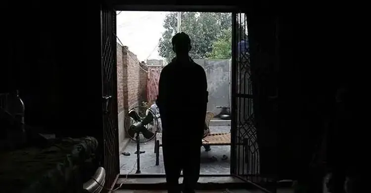 টিকটক তারকা বানানোর প্রলোভনে ৪ জন মিলে কিশোরকে বলাৎকার