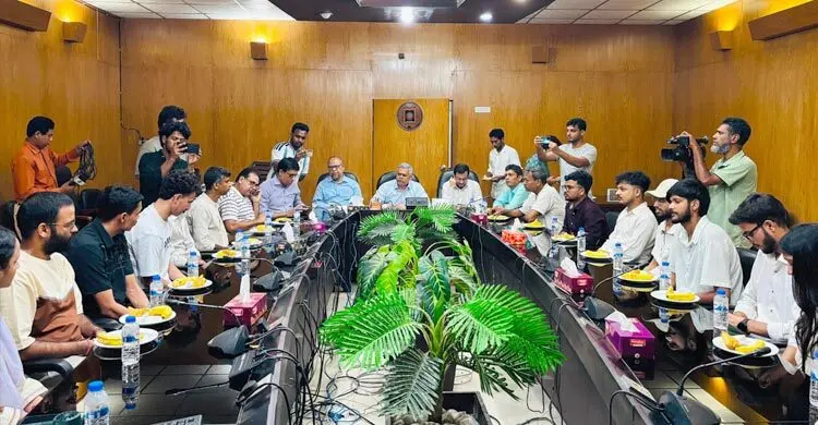দুর্যোগে নেপালি শিক্ষার্থীদের পাশে থাকার আশ্বাস রাবি প্রশাসনের