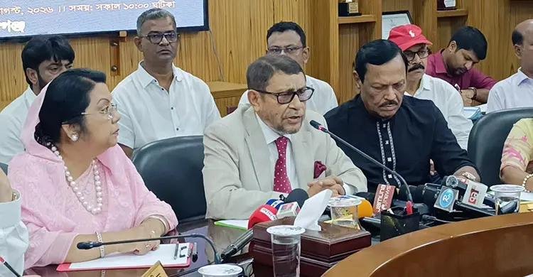 স্বাস্থ্যখাত যে কোনো দেশের তুলনায় উন্নত জায়গায় নিতে আমরা বদ্ধপরিকর