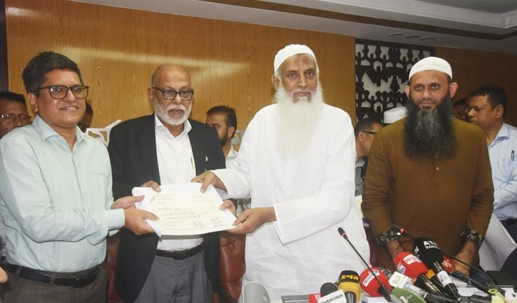সরকারি ব্যবস্থাপনায় হাজিদের সর্বোচ্চ ১ লাখ ৬৪ হাজার ১৯০ টাকা ফেরত 