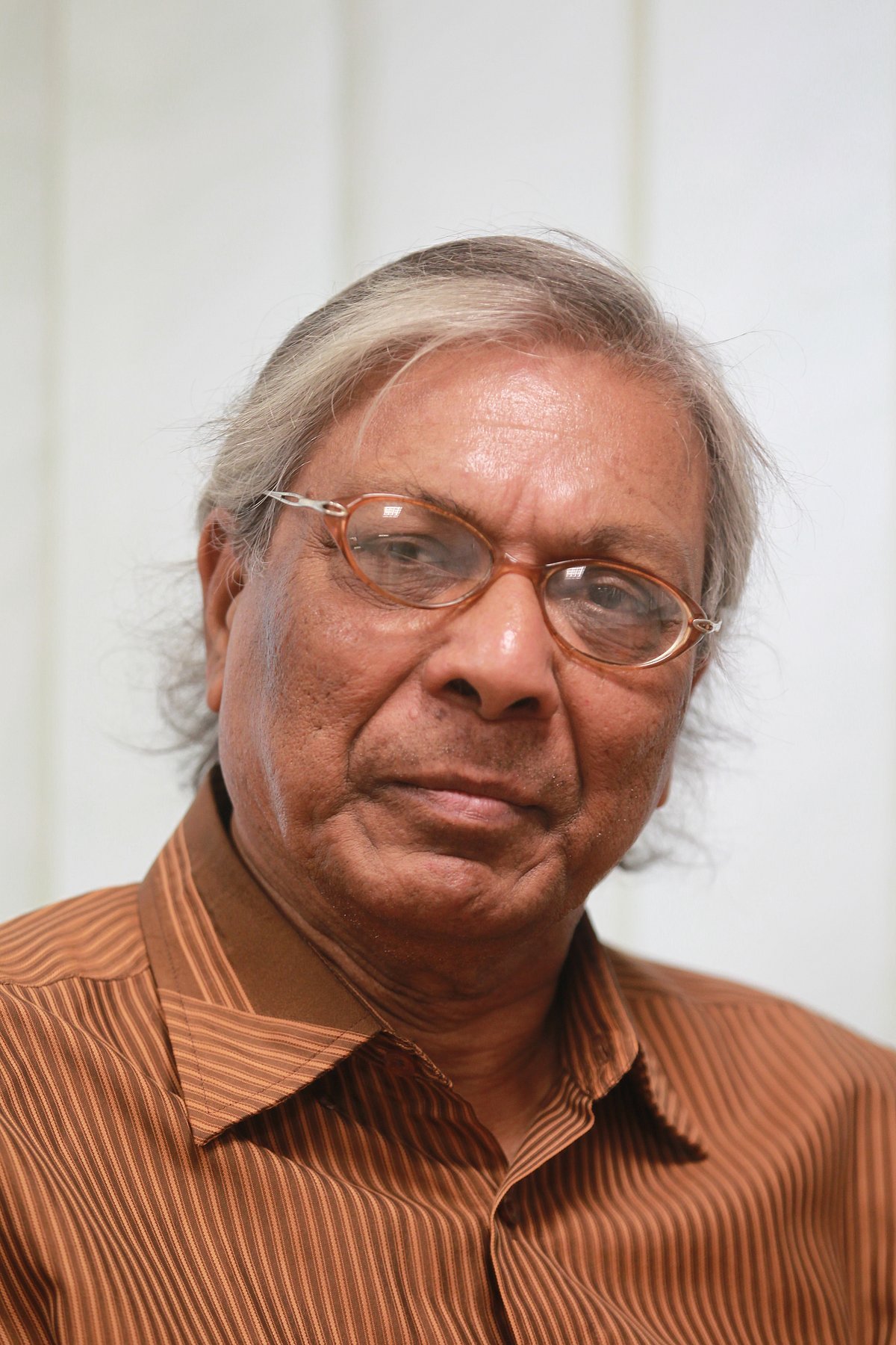 ফিরে আসুন কবি আখতার হুসেন