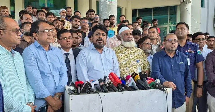 ইন্টার্নদের কর্মবিরতি সাময়িক প্রত্যাহার, ছাত্রদলের ৫ জন বহিষ্কার