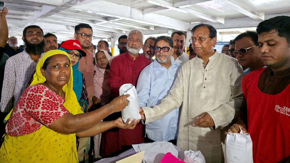 ৫ কেজি বর্জ্যের বিনিময়ে মিলছে একটি পাঙাশ