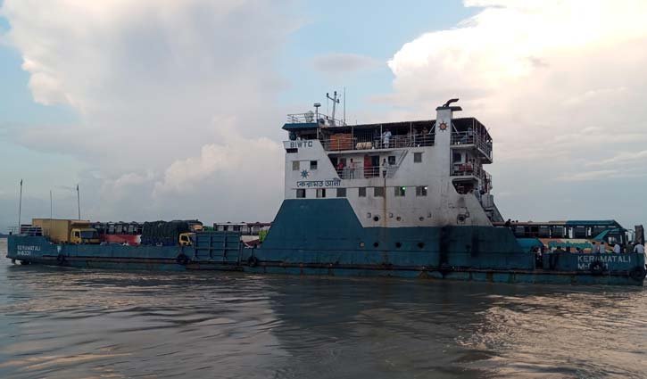 নাব্যতা সংকটে বন্ধ দৌলতদিয়ার ৭ নম্বর ফেরিঘাট