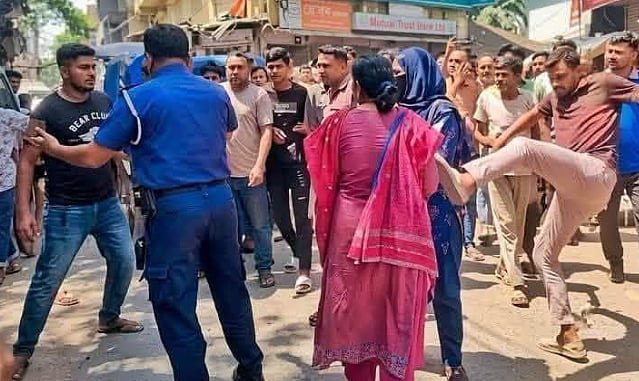 নারী উদ্যোক্তার ওপর এ কেমন ‘ফ্লাইং কিক’ প্রতিযোগিতা!