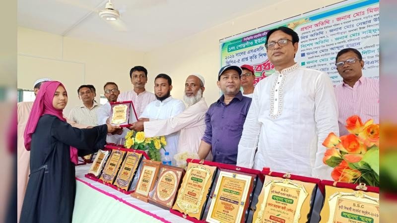 নালিতাবাড়ীতে এসএসসি পরীক্ষায় জিপিএ- ৫ প্রাপ্তদের সংবর্ধনা