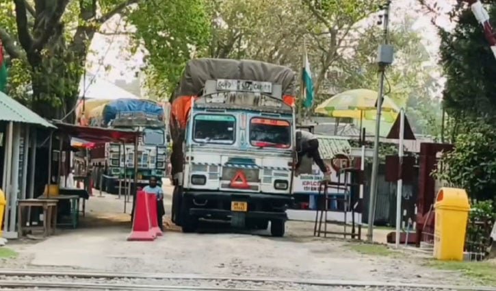 ধর্মঘট প্রত্যাহার: শনিবার থেকে হিলি বন্দরে আমদানি-রপ্তানি শুরু
