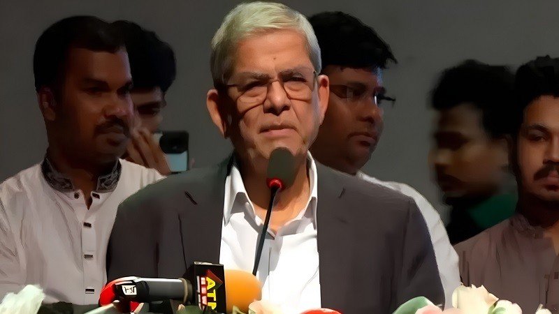 মৃতপ্রায় অর্থনীতিকে টেনে তুলতে প্রধানমন্ত্রী তারেক রহমানের নেতৃত্বে কাজ করছে সরকার