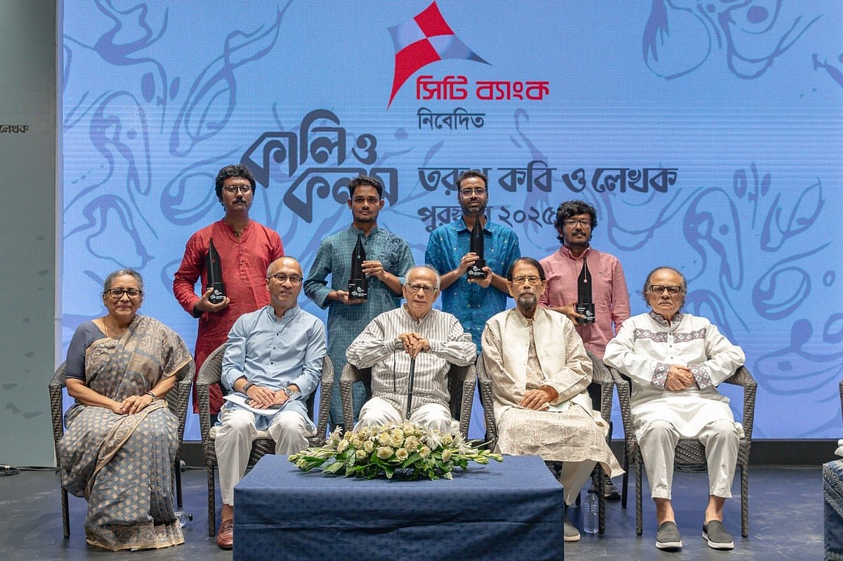 নিজের খেয়ালখুশিমতো আয়েশ করে উপন্যাস লেখার দিন শেষ: হাসনাত আবদুল হাই