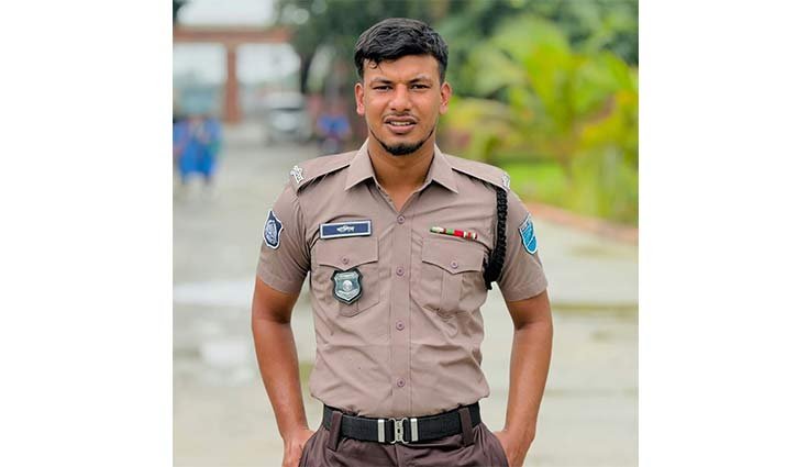 নিয়ন্ত্রণ হারিয়ে ট্রাকের নিচে মোটরসাইকেল, কনস্টেবল নিহত