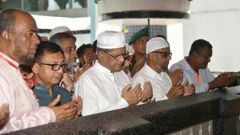 শাহজালাল (র.) এর মাজার জিয়ারত করলেন রাষ্ট্রপতি মির্জা ফখরুল ইসলাম