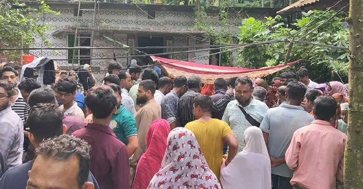 পুকুরে গোসলে নেমে প্রাণ গেল নাতি-নাতনিসহ বৃদ্ধের