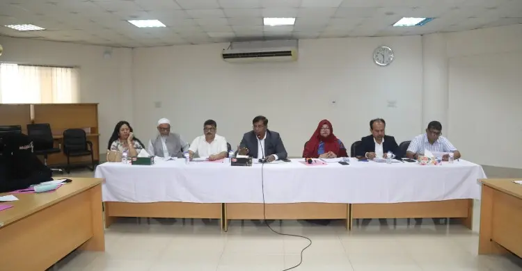 গবেষণায় চুরি ঠেকাতে অভিন্ন নীতিমালা করছে ইউজিসি