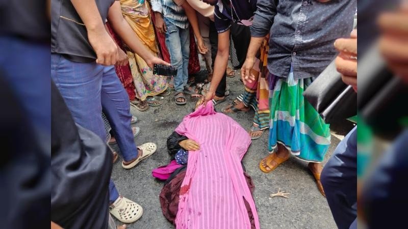 কুমিল্লায় ফুটওভার ব্রিজের নিচে বাসচাপায় নারীর মৃত্যু