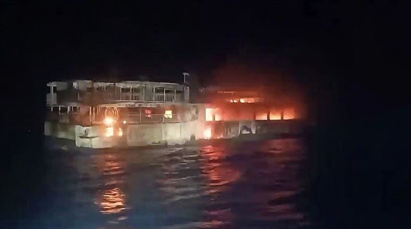 ফিলিপাইনে ফেরিতে আগুন লেগে নিহত ৫, নিখোঁজ ৮৭
