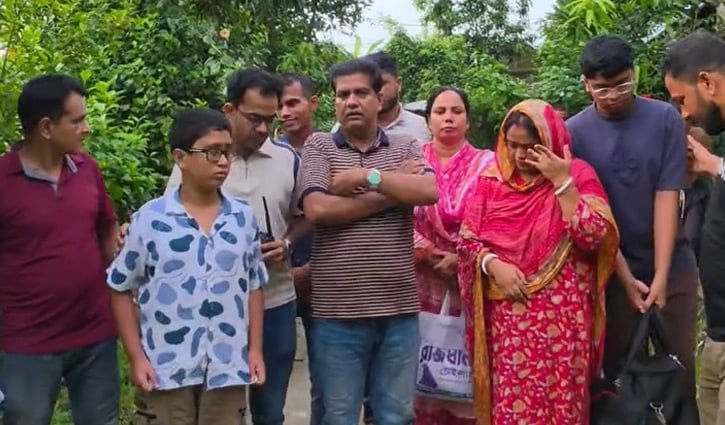 আত্মগোপনে থাকা চাঁদপুরের সেই ব্যবসায়ী আটক