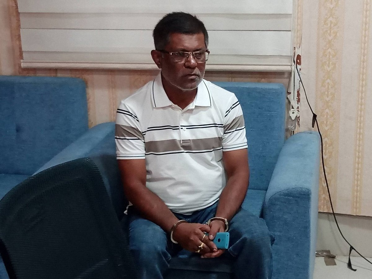 সচিবের ভাই পরিচয়ে ইউএনওকে বললেন, আপনার বদলির বিষয়টি দেখব