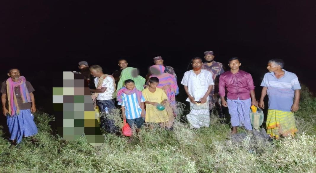 পদ্মা নদীতে ডুবে যাওয়া বাংলাদেশী যাত্রীদের বিএসএফের কাছ থেকে উদ্ধার ও ফেরত আনয়ন ৫৩ বিজিবি'র সফল তৎপরতা