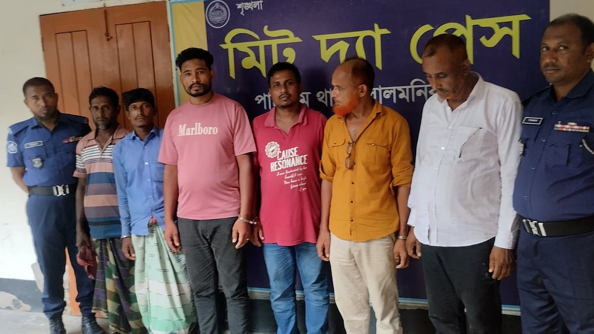 বিজিবি ক্যাম্পে ঢুকে হুমকি ও সরকারি কাজে বাধা দেওয়ার অভিযোগ, বিএনপির ৪ নেতাসহ গ্রেপ্তার ৬