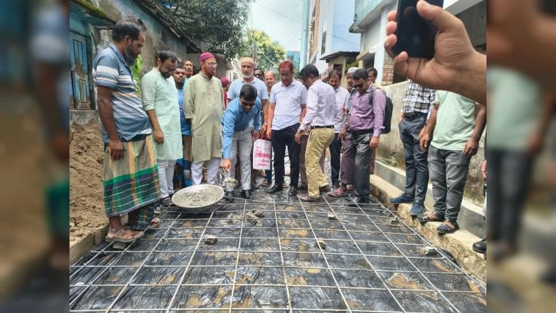 শেরপুরে দীর্ঘ প্রতীক্ষিত আরসিসি সড়ক ঢালাই কাজের শুভ সূচনা