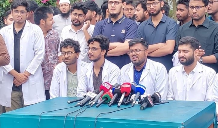 শজিমেকে ইন্টার্ন চিকিৎসকরা অনির্দিষ্টকালের কর্মবিরতিতে