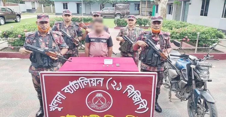 বেনাপোলে সাড়ে ৯০ লাখ টাকার সোনার বারসহ যুবক আটক