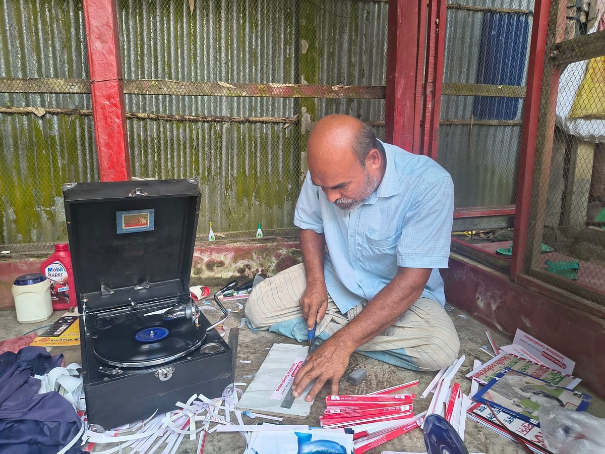 এক ঘরে ২২টি কলের গান, পাঁচ হাজার গানের রেকর্ড