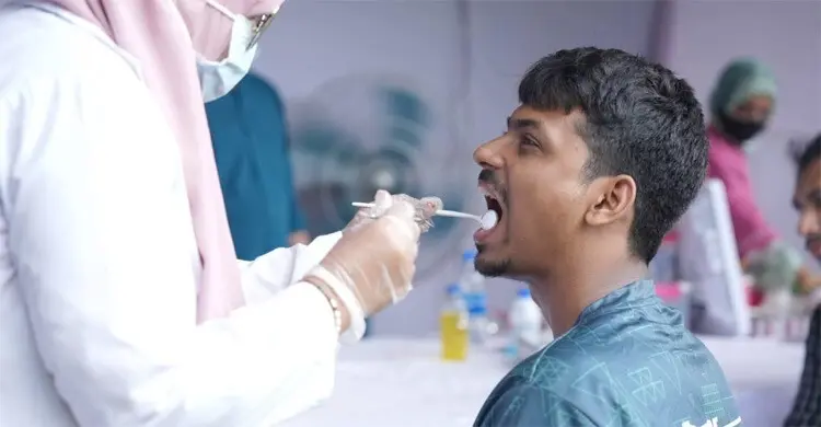 ডাকসুর স্বাস্থ্য ক্যাম্পে বিনামূল্যে চিকিৎসা পেলেন ৩ হাজার শিক্ষার্থী