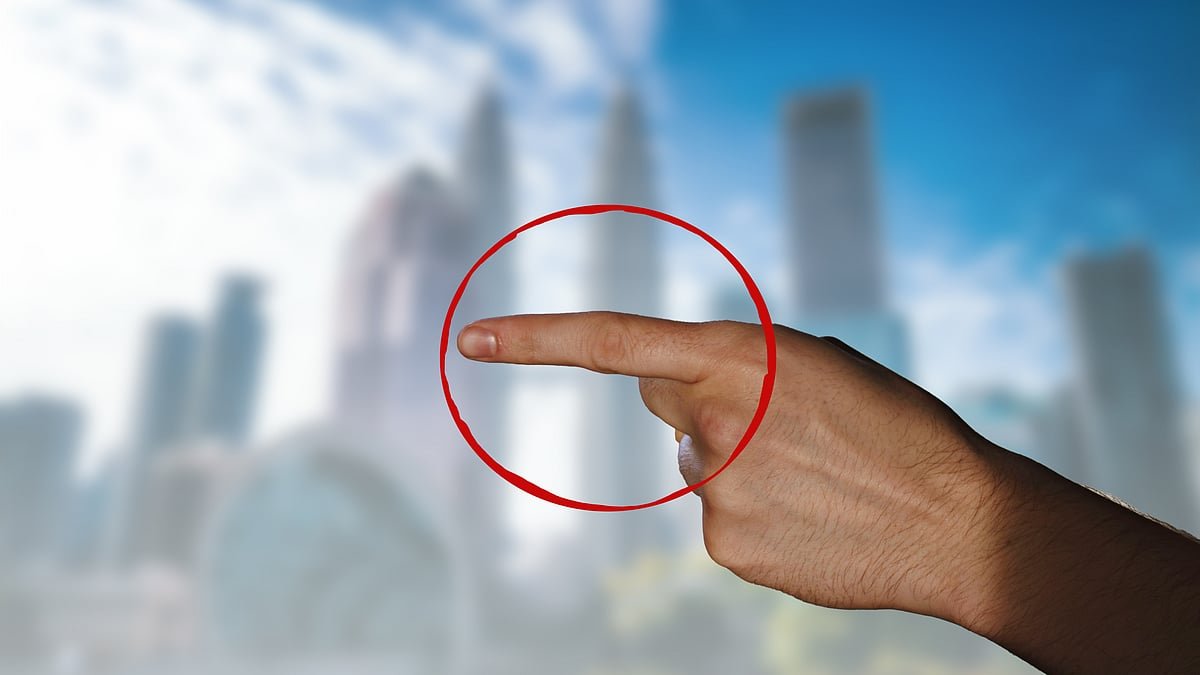 মালয়েশিয়ায় গিয়ে ভুলেও এই কাজ করবেন না
