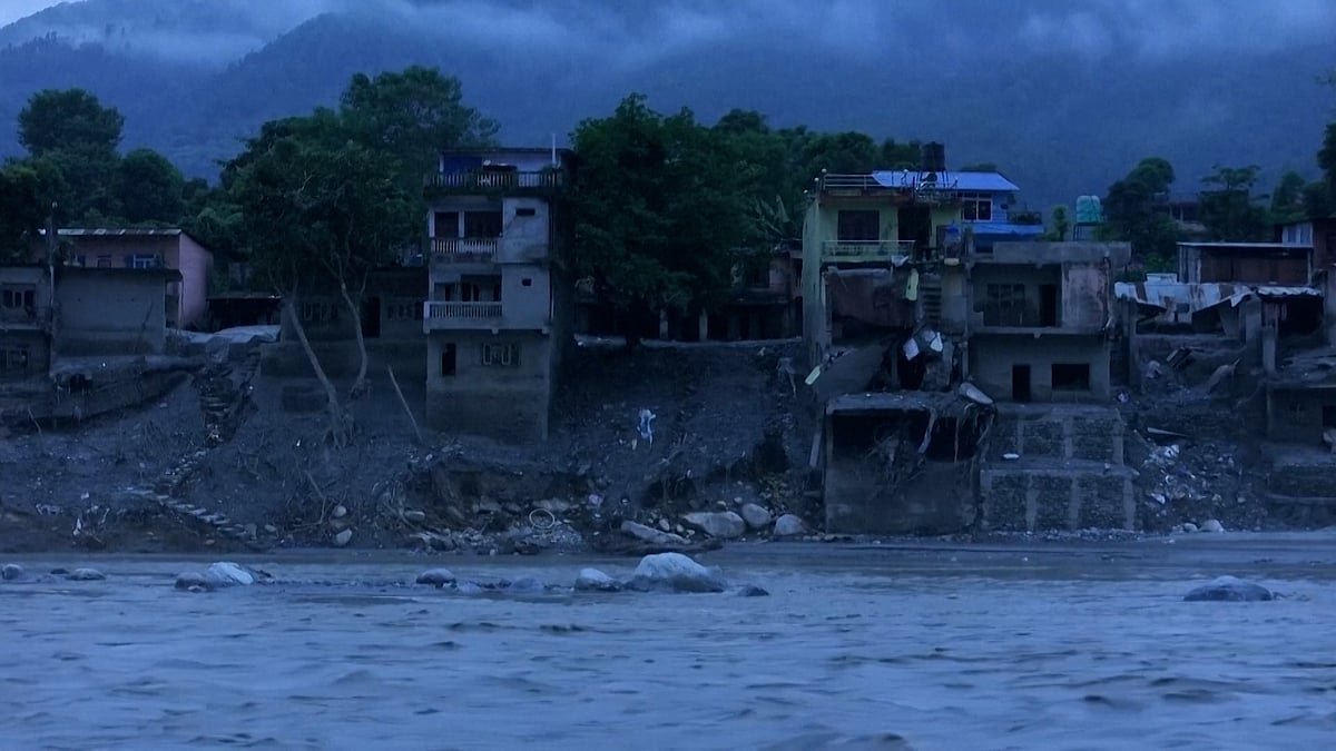 ভয়াবহ বন্যার পর ড্রোনে ধরা পড়ল নেপালের বিধ্বস্ত দেবীঘাট