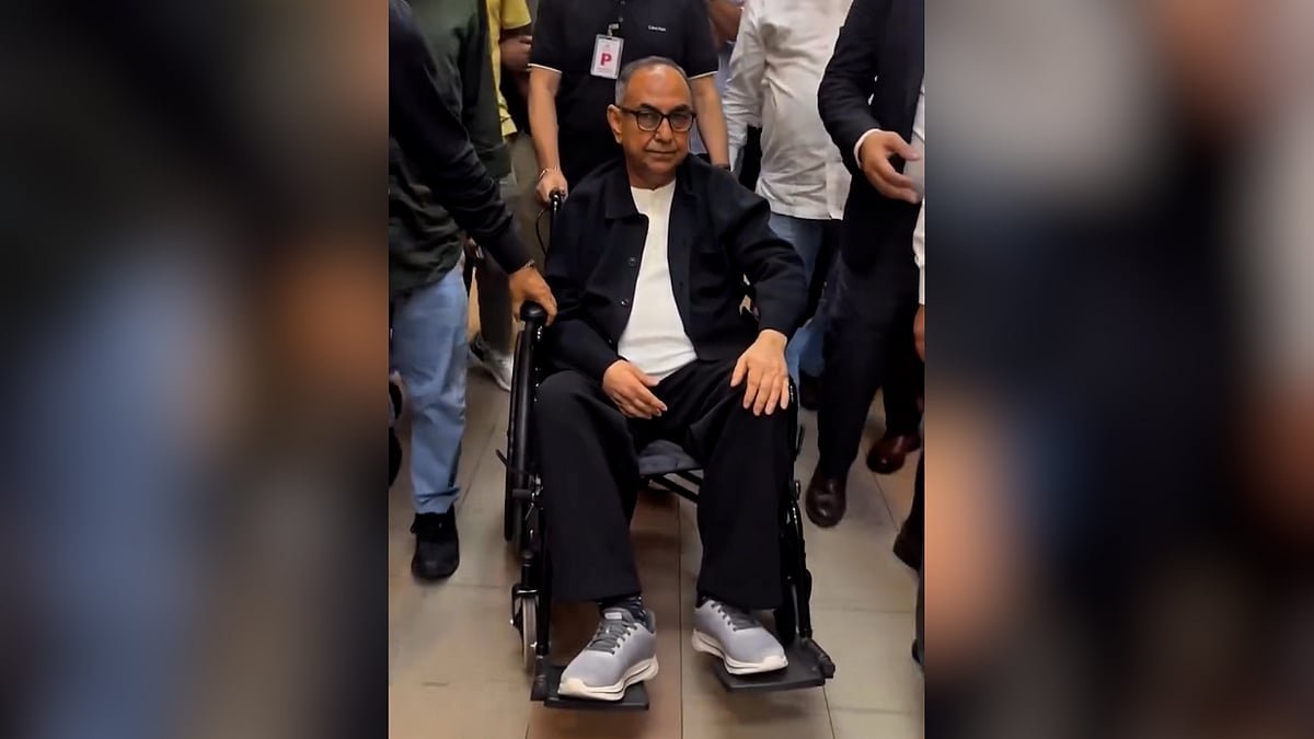 চিকিৎসা শেষে দেশে ফিরেছেন মির্জা আব্বাস
