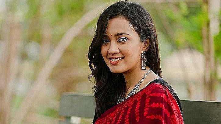 ছোটবেলায় আম্মু আমাকে অপি করিমের কথা বলতেন: আইশা খান