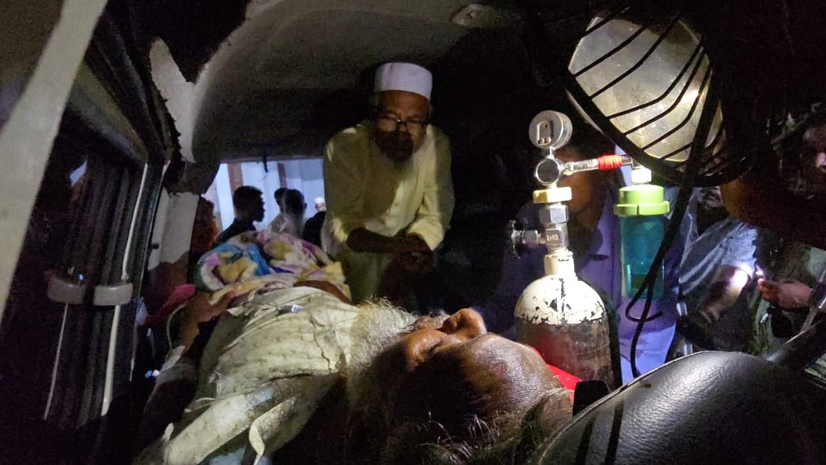 পটুয়াখালীতে কার্যক্রম নিষিদ্ধ আওয়ামী লীগের নেতাকে পিটিয়ে পা ভেঙে দেওয়ার অভিযোগ