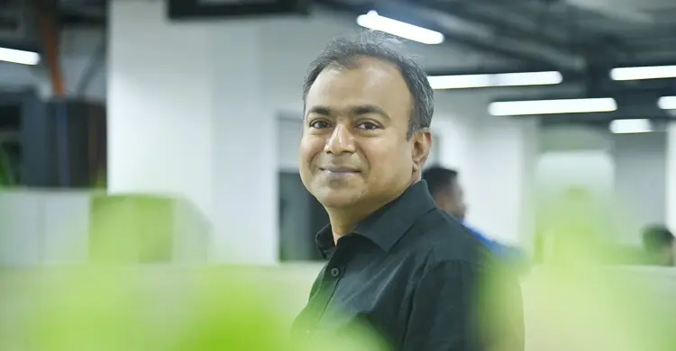 মামুন রশীদের কবিতায় শিল্পের কারুকার্য অন্বেষণ