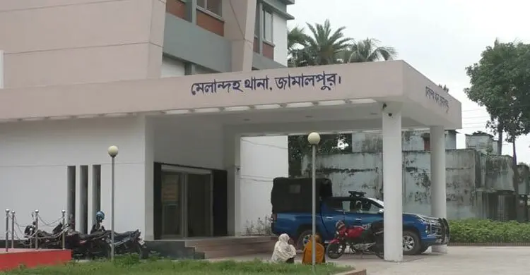 জামালপুরে মুক্তিযোদ্ধার ঘরে আগুন দেওয়ার অভিযোগ