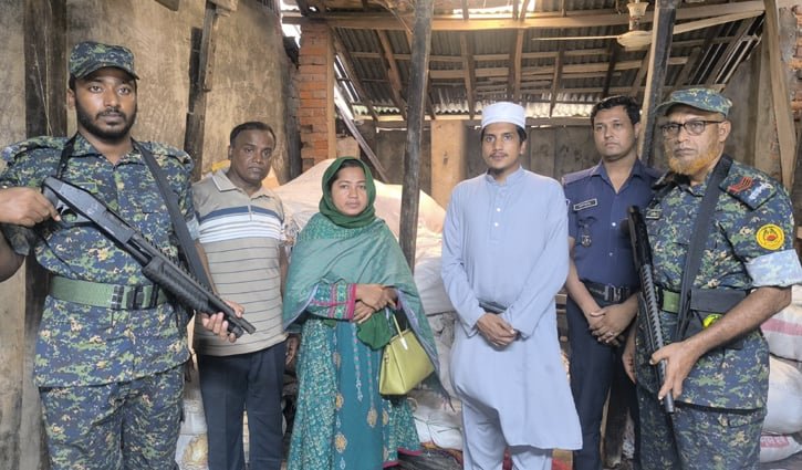 ঝালকাঠিতে এক দোকানে মিলল তিন টন নিষিদ্ধ পলিথিন